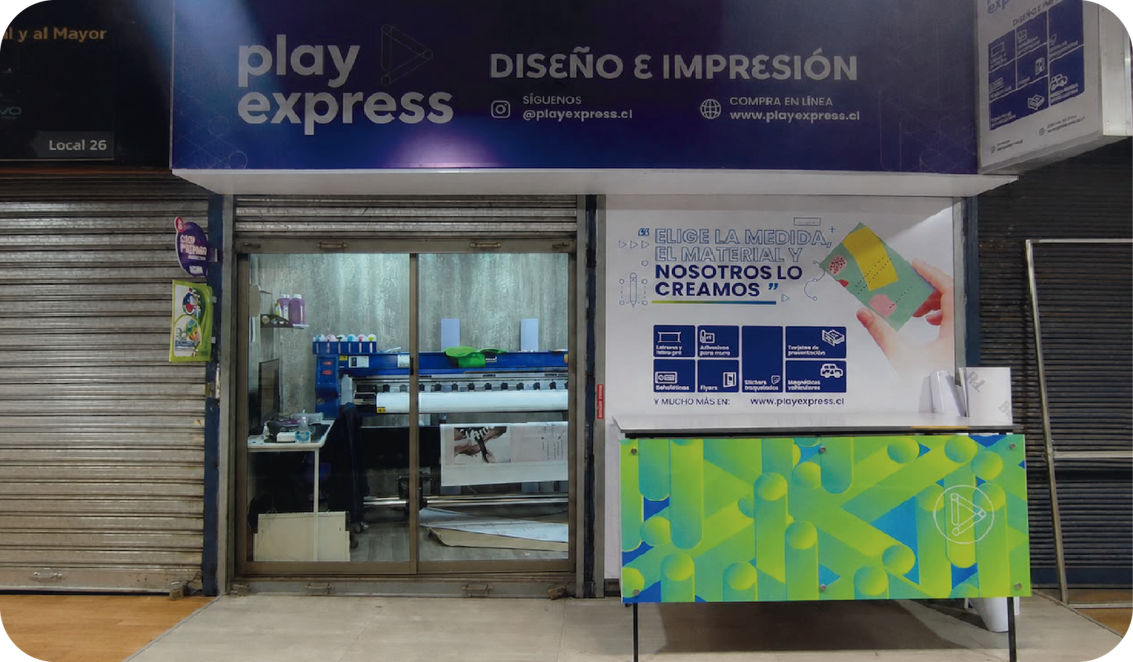 Segundo local de PlayExpress con plotter y espacio de producción propia