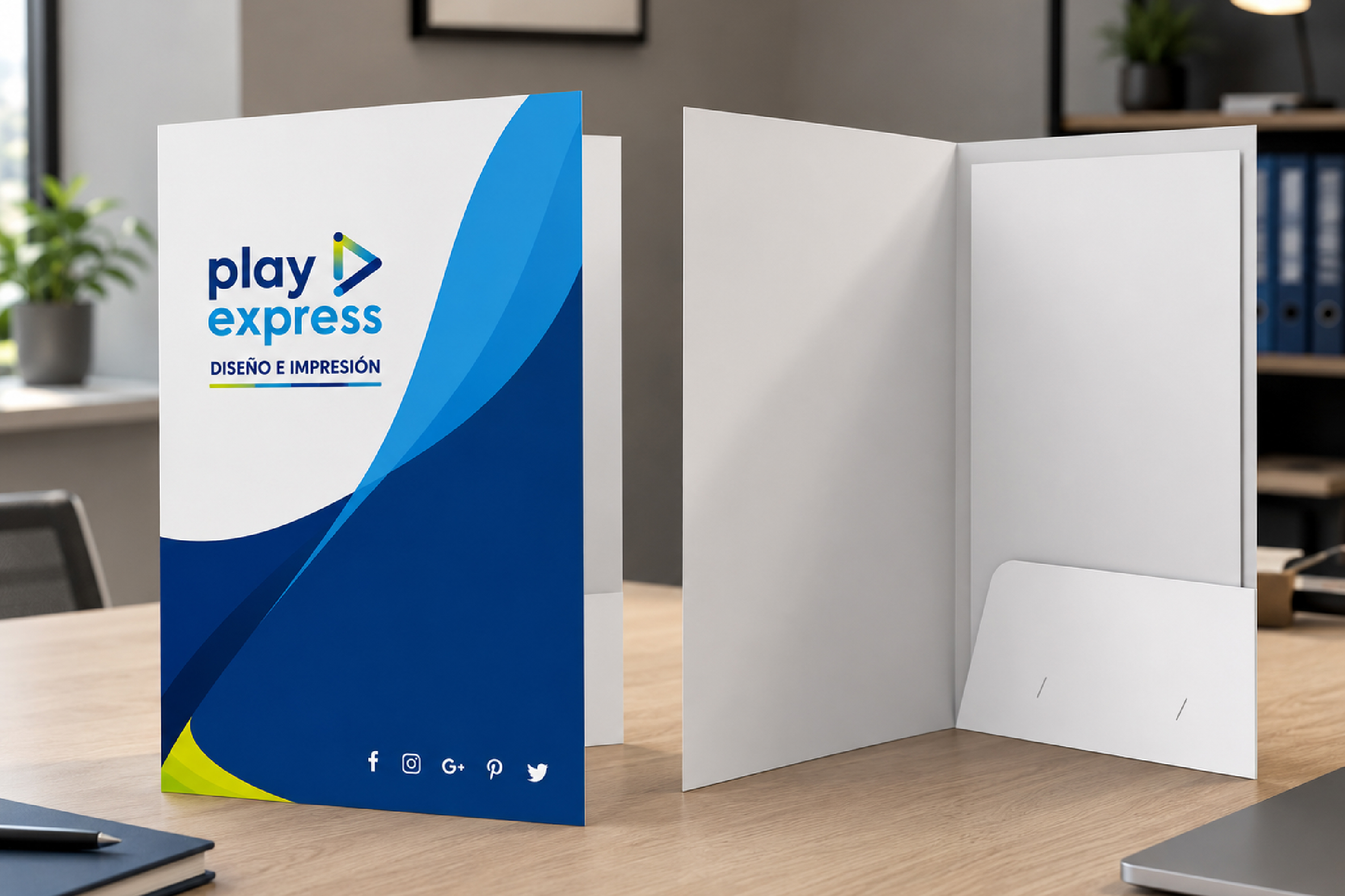 Carpetas corporativas personalizadas por Play Express