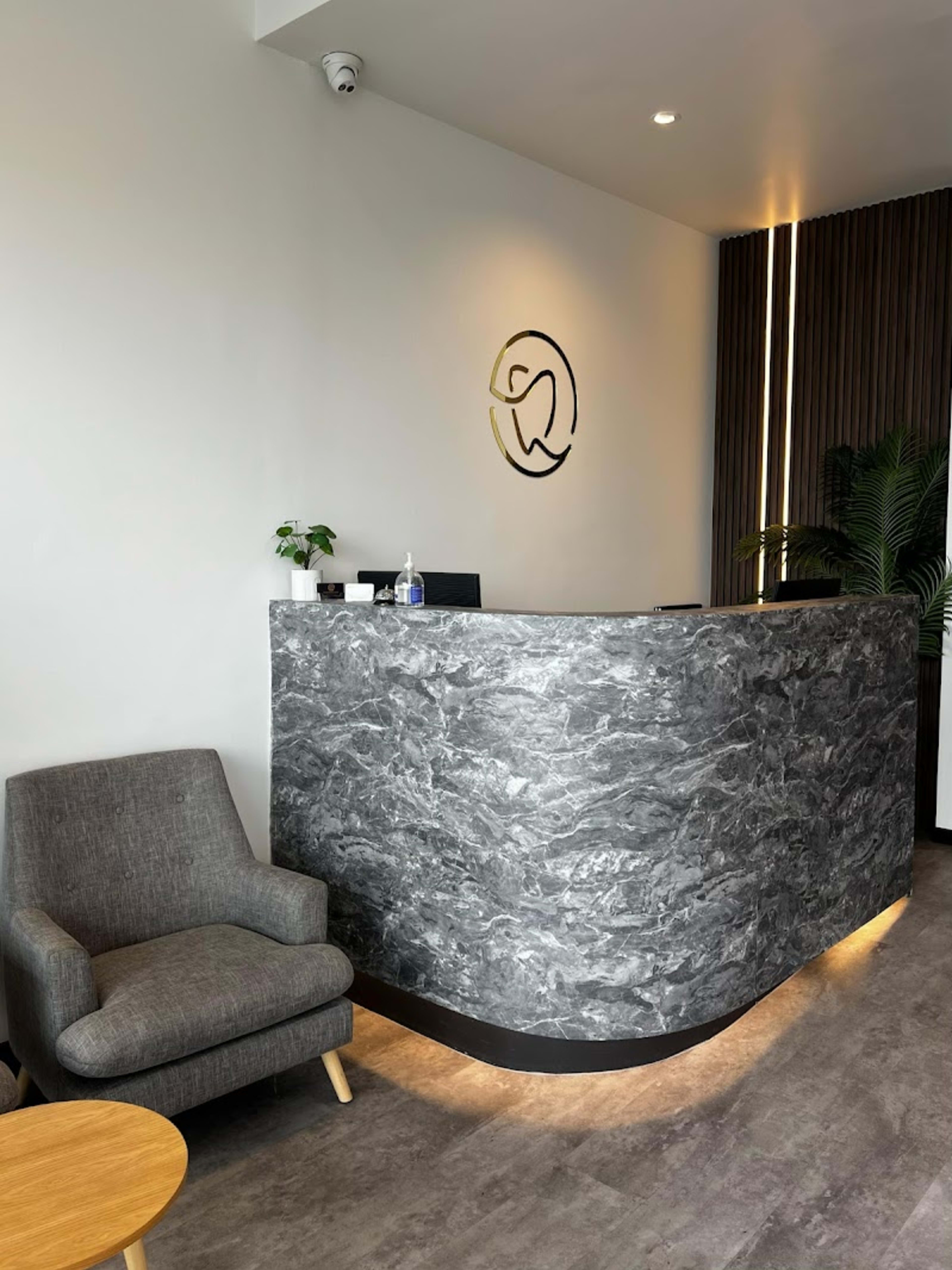 listing card gallery