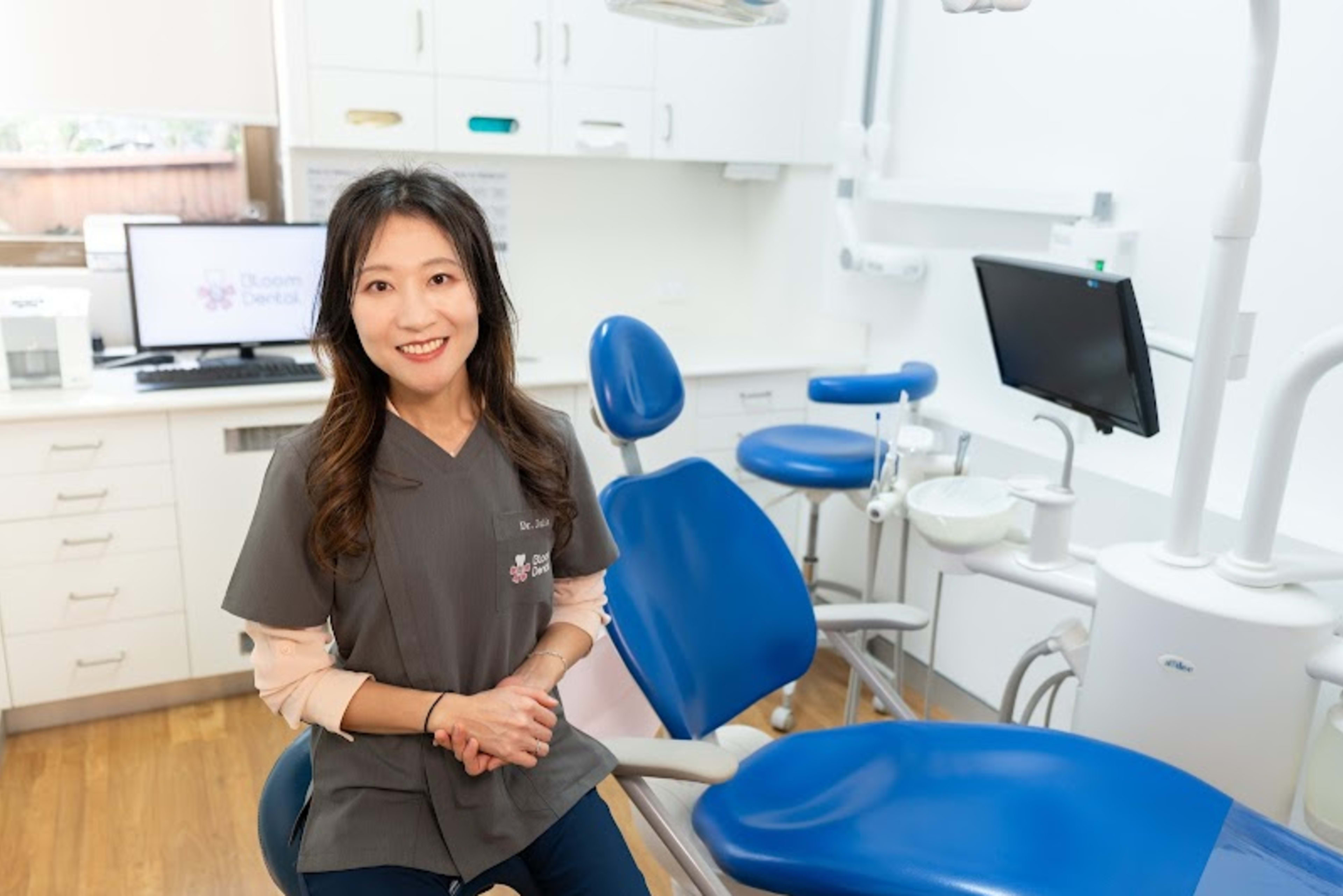 listing card gallery