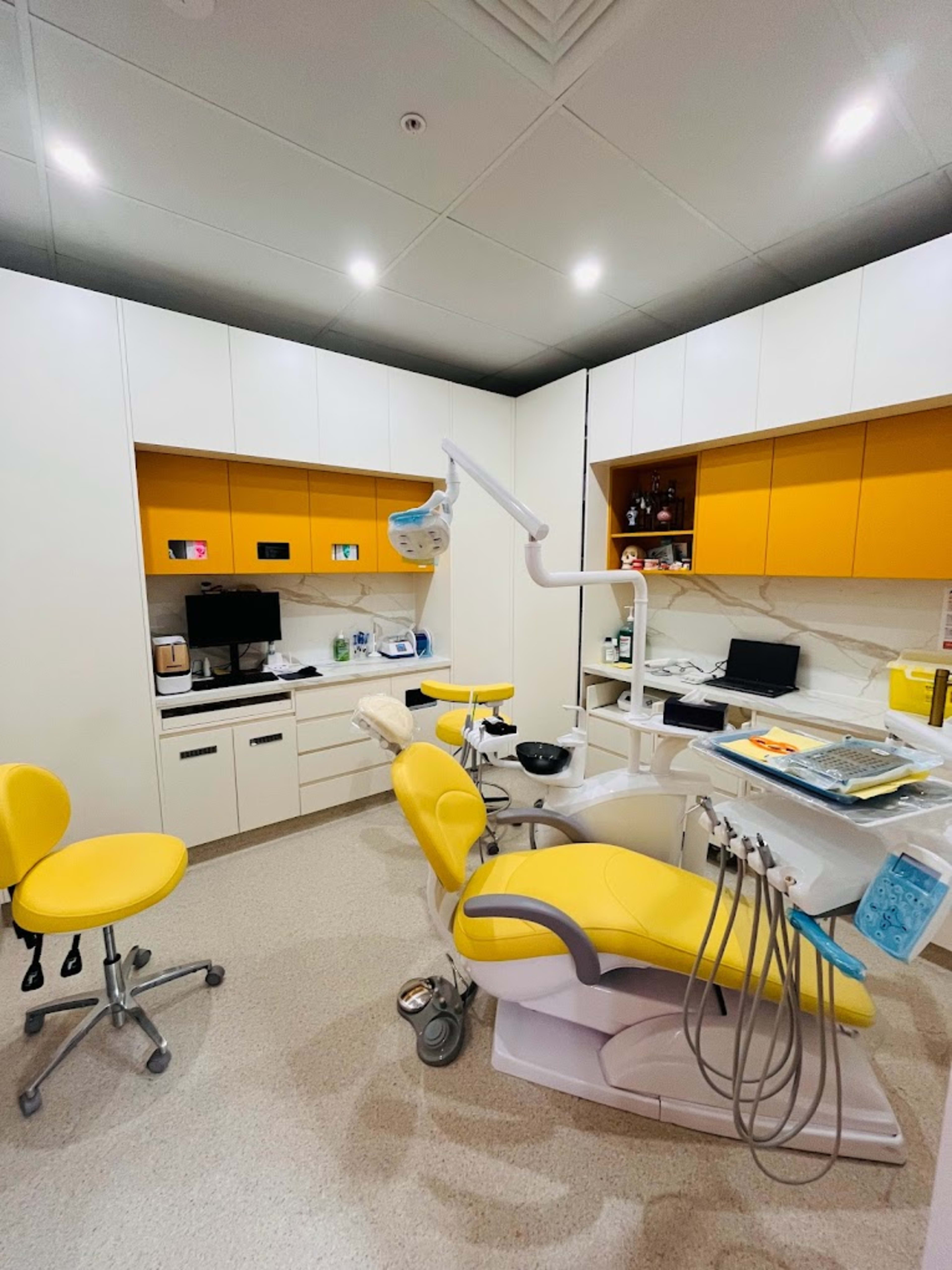 listing card gallery