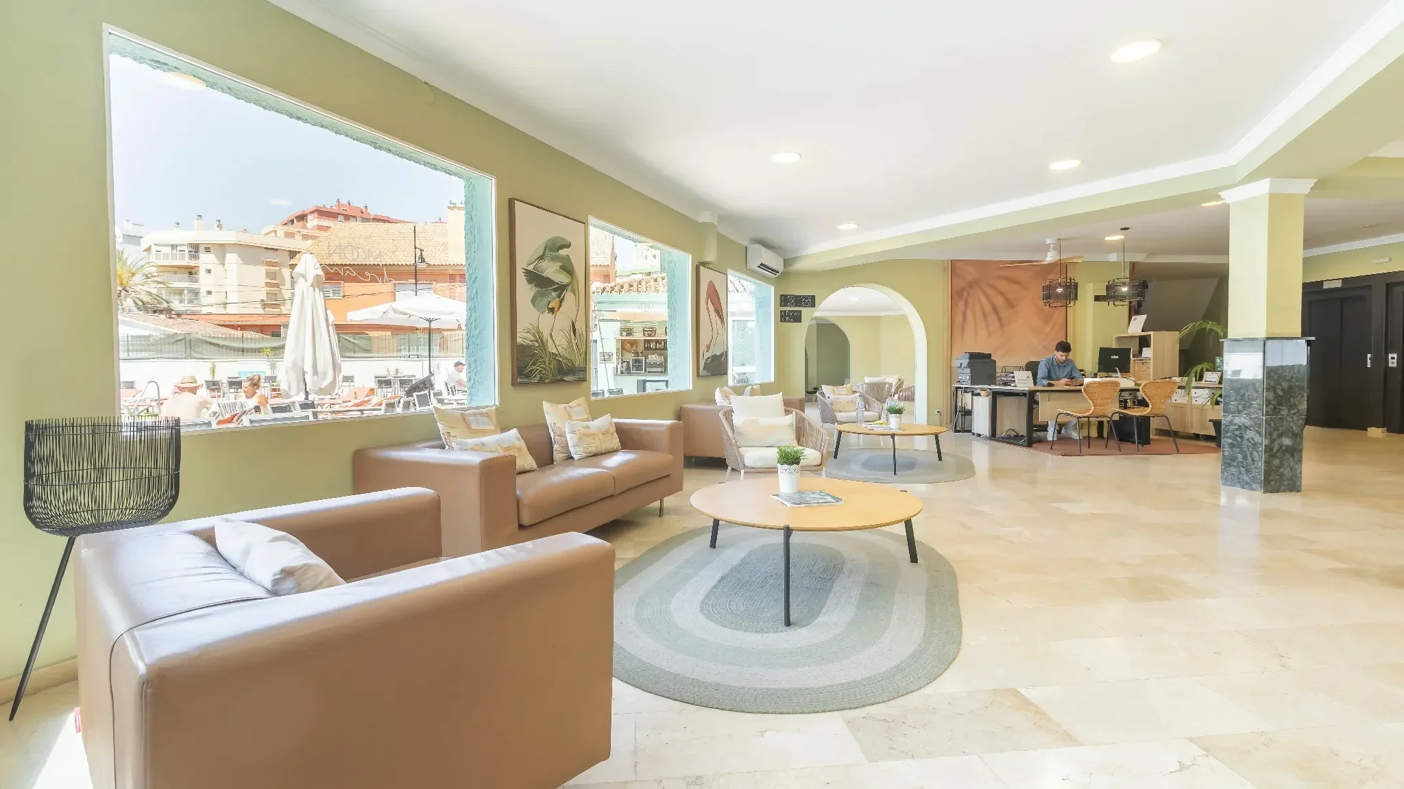 Lobby con zona de estar