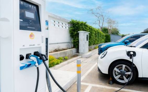 Delhi Plans 7-Seater Electric Vans for Congested Areas to Improve Connectivity