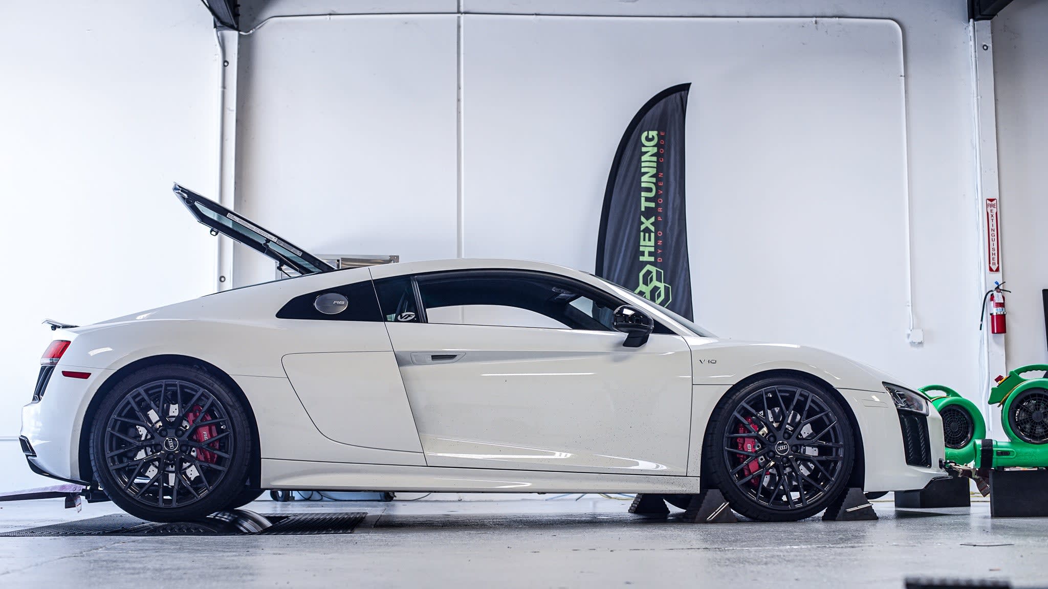 Audi R8 Custom Tuning Options: Unleash Beastly Performance!