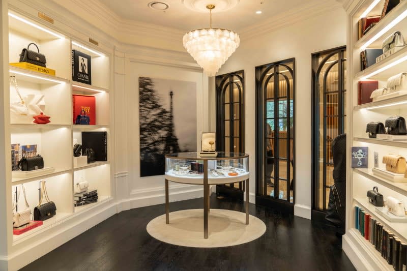 Jewelry zone interior