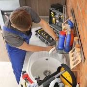 Matériel professionnel de débouchage de canalisation avec outils