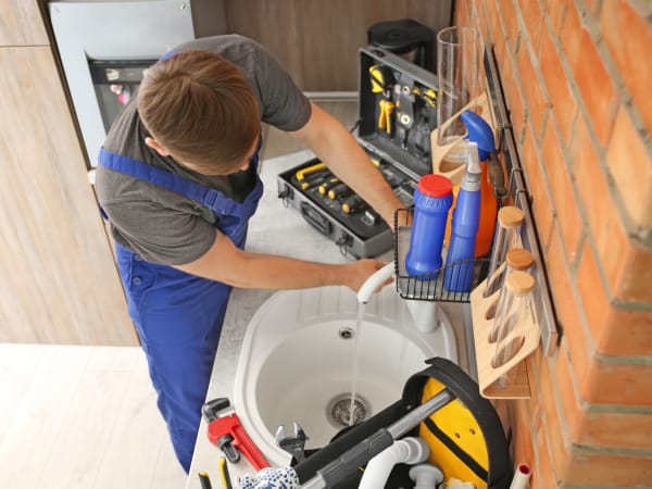 Matériel professionnel de débouchage de canalisation avec outils