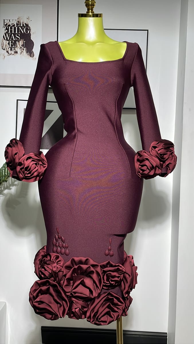CARMEL - 3/4 FLOWERY HAND & KNEE GOWN