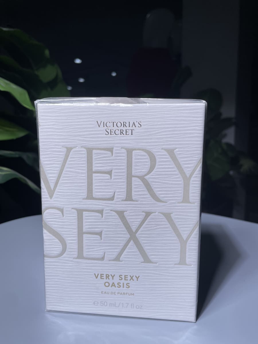 VICTORIA'S SECRET - VERY SEXY