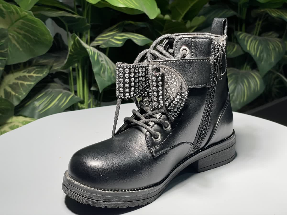 MIA - BOOT