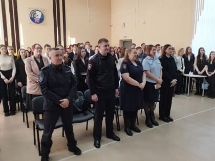 «Правовая регата»: в школе №53 прошла традиционная межшкольная интеллектуальная игра, посвященная месячнику молодого избирателя