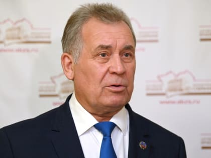 Интернет-конференция председателя АКЗС: вопросы о школах и зарплатах