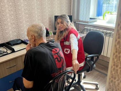 Анна Ведлер провела прием в Доме милосердия в Павловском районе