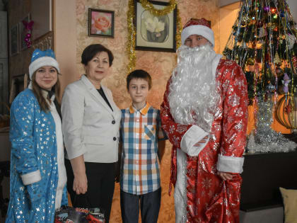 Спикер гордумы Галина Буевич исполнила новогоднее желание барнаульского ребенка