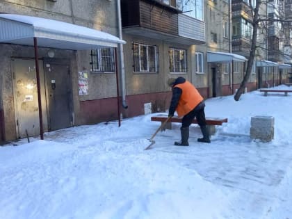 Работы по ремонту улицы в Ленинском районе Барнаула