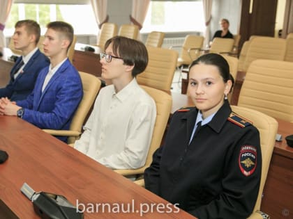 Молодые парламентарии города Барнаула рассказали о промежуточных итогах своей работы