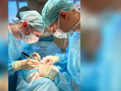 Ребёнка с редкой аномалией кишечника прооперировали барнаульские хирурги