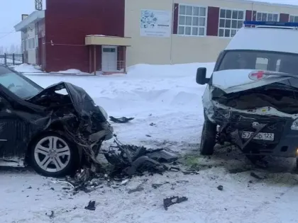 Серьезное ДТП с участием машины скорой помощи произошло в Змеиногорске