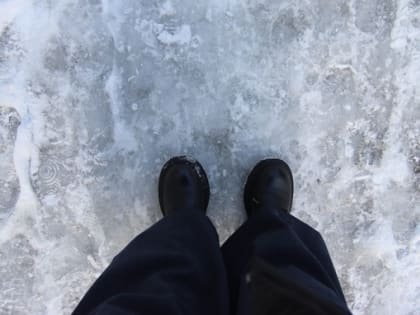 Ледяные осадки привели к травмам в Барнауле