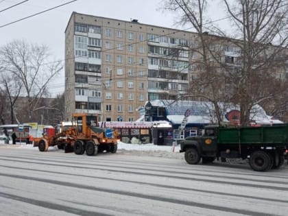 Снегопады парализовали город