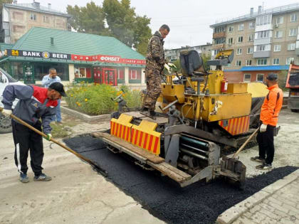 Благоустройство здания на улице Антона Петрова в Барнауле