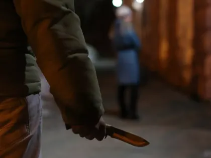 Мужчина, наблюдавшийся в ПНД, напал с ножом на двух женщин, одна умерла