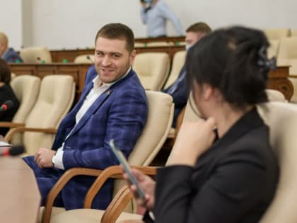 Зажгут в 2024 году: кто из алтайских политиков родился в год Дракона