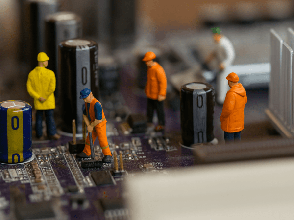 Шум есть, работы нет: почему блок питания выходит из строя