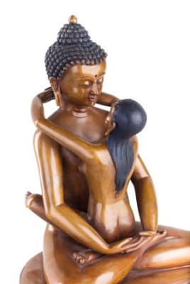 Yoga en seks in beeld: hier uitgebeeld de partnerhouding yab yum, een heilige tantrische houding. Yab yum is symbool voor de onverbreekbare eenheid van genot en leegte.
