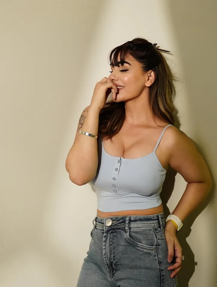Kangna Sharma showing off her bangs