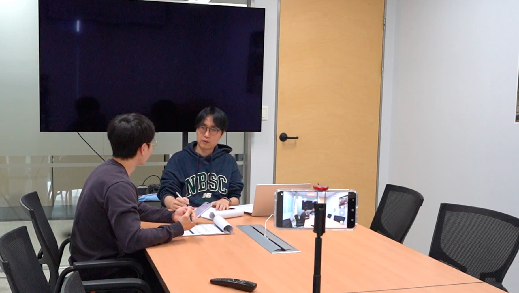 환자 참여군 5 인터뷰 장면