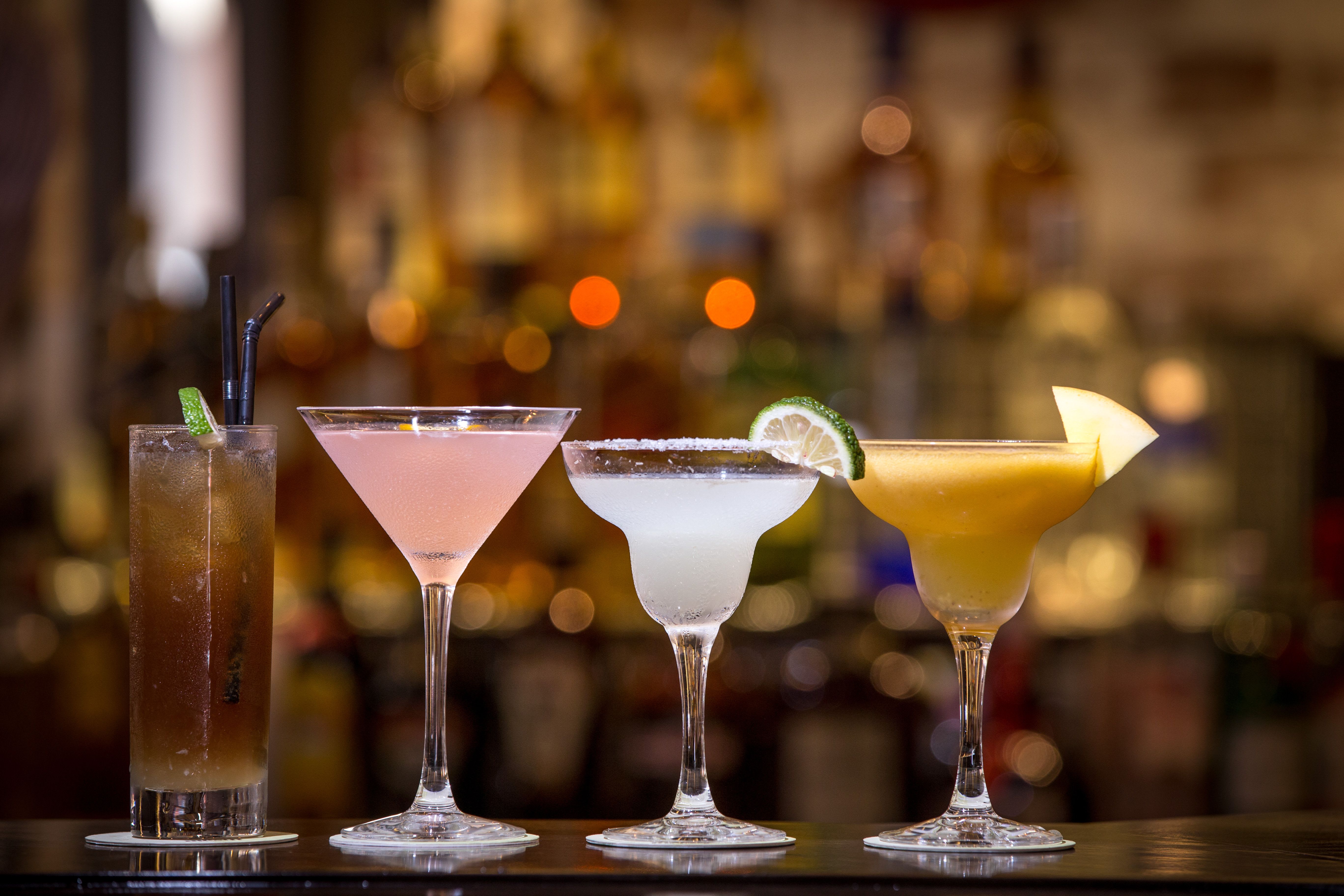 遊輪飲料套餐值不值得買？皇家加勒比三種方案完整比較