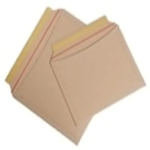 Pochette carton et plastique