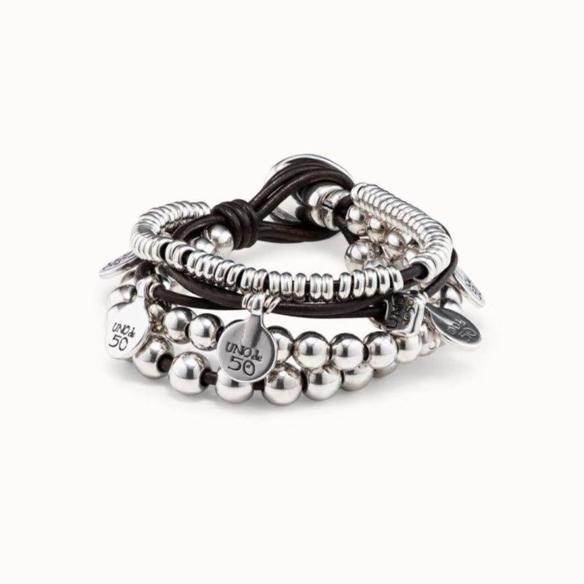 Браслет UNOde50 круглый кожаный с подвесками
