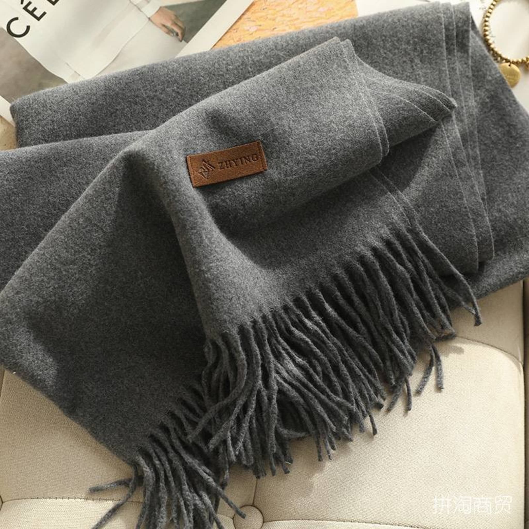 Женский зимний шарф из кашемира с кисточками