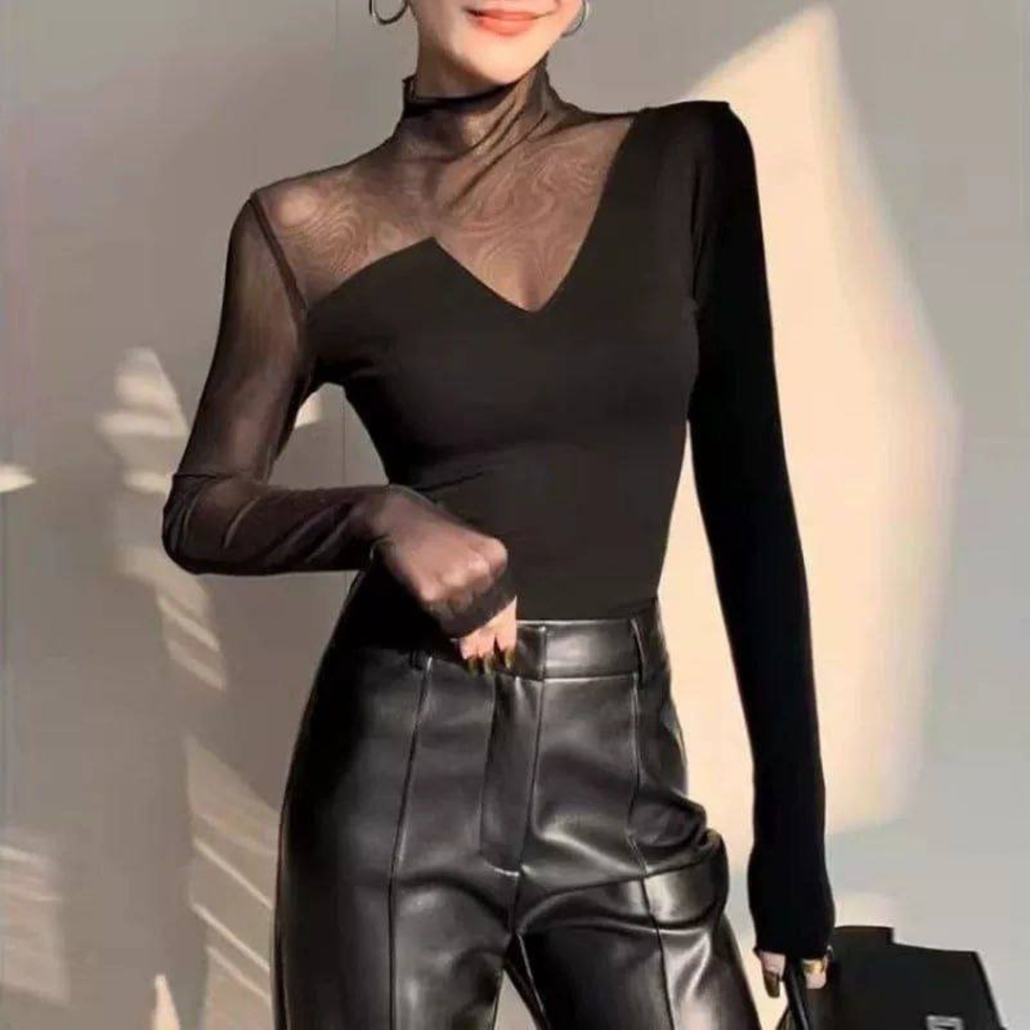 Женская черная блузка с длинным рукавом из полиэстера