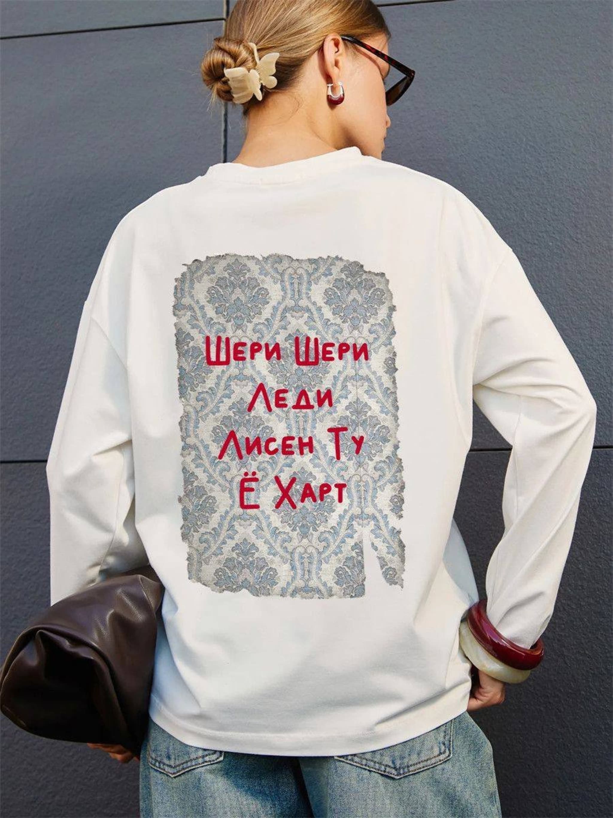 Футболка оверсайз с принтом на спине