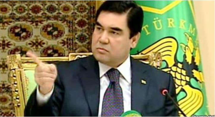 Türkmenistan: Prezident “gara sanawa” giren adamlaryň ýurtdan çykmagyny we girmegini gadagan etdi.