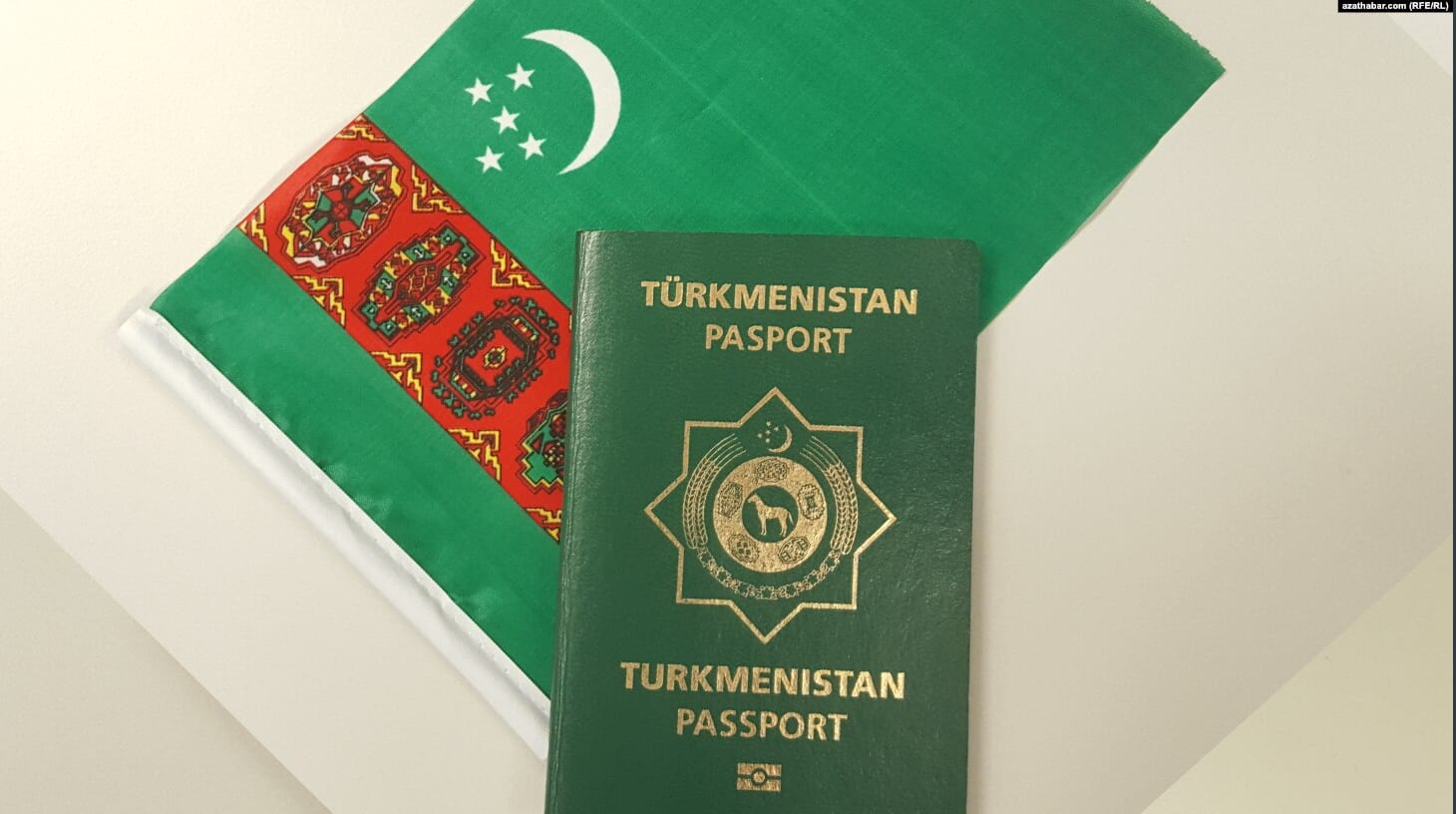 Resminamalary täzeläp bilmezlik, türkmen migrant aýal-gyzlaryň hukuklarynyň ýoklugyny güýçlendirýär.