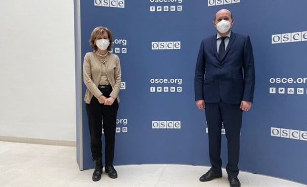  Türkmenistanyň metbugat azatlygy we söz azatlygy babatdaky borçlaryny ýerine ýetirmek üçin edaradan hünärmen kömegini teklip etdi