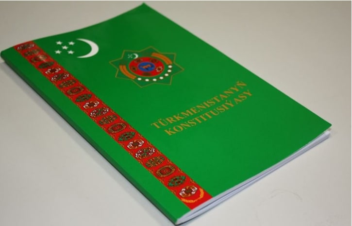 Türkmenistan BMG-nyň Adam hukuklary komitetinde köp sanly sorag döreden konstitusiýany okady.