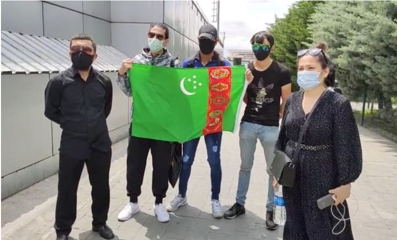Why is Turkmen blogger Farkhad Durdyev detained in Turkey?