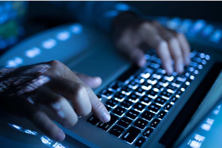 Türkmenistan: Häkimiýetler internetiň bahasyny arzanladýarlar, emma giriş açmaýarlar.
