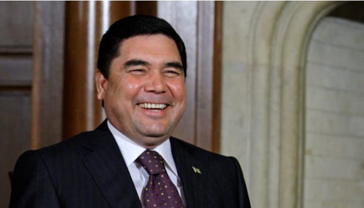 Berdimuhammedow prezidentlik möhletini uzaldýar.