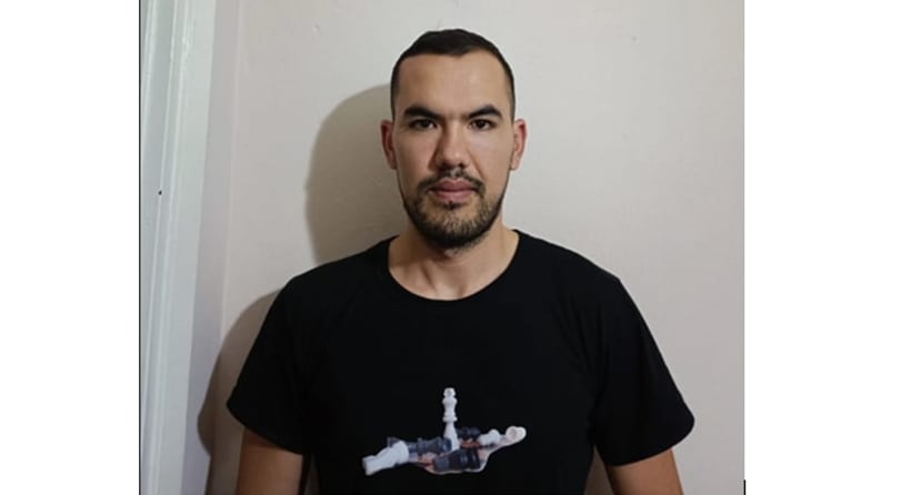 Türkiýedäki türkmen migrantyna bir buýrugy ýerine ýetirýän näbelli adamlar tarapyndan hüjüm edildi.