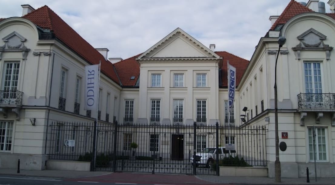 Azatlyk Radiosy: Aktiwistler harasadyň dördünji ýyl dönüminde protest çäresini geçirip, ýüzlenme bilen çykyş etdiler