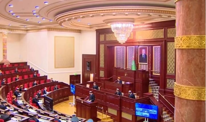 Türkmenistan: Dalaşgärleriň saýlawdan öňki işjeňligi doly dymmak bilen geçýär.