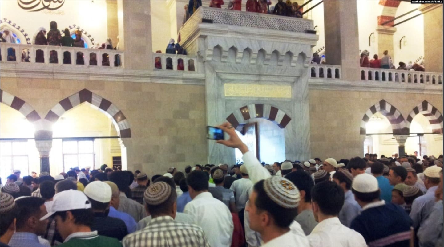 Türkmenler din azatlygy hukugyndan doly peýdalanyp bilmeýärler.