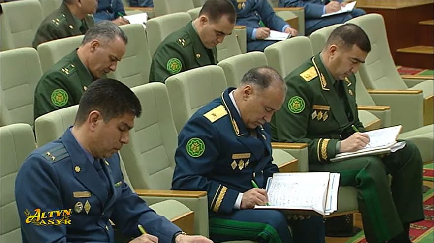 Изменения в силовых структурах поверхностны.