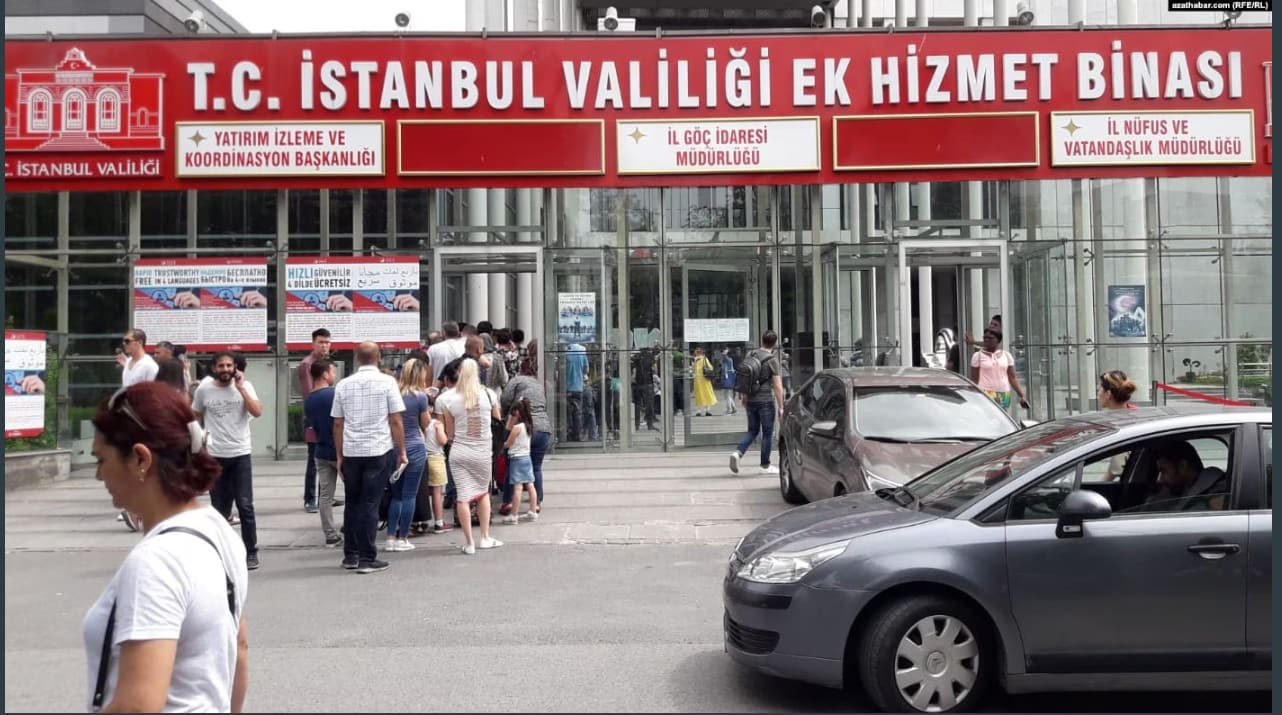 Azatlyk Radiosy: Türkmenistanly bloger Umida Bekjanowa Türkiýeden deportasiýa edilmek howpy abanýar